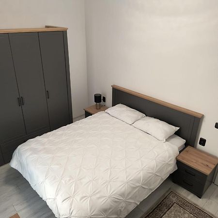 Apartment Park Lake Cluj-Napoca Eksteriør billede